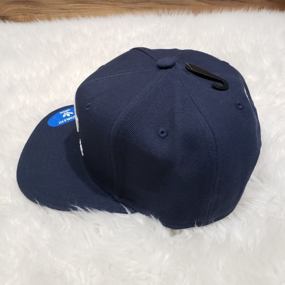 New Adidas Trefoil Chain Snapback Baseball Hat - Picture 5 of 7